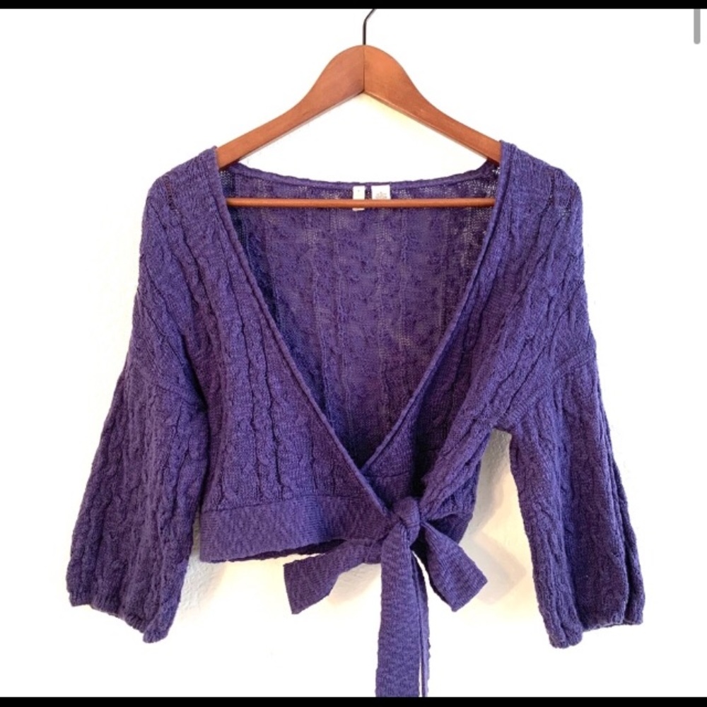 MOTH Soft cropped knit sweater - small